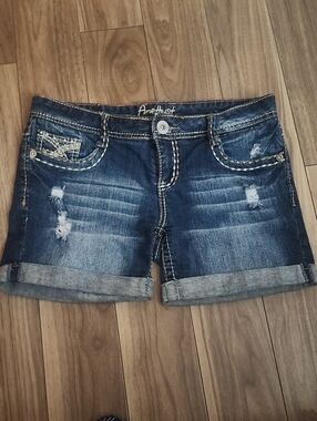 🔥Amethyst Cadual Blue Distressed with Stiuds Denim Shorts
